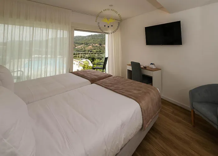 فندق Rupestre Arts Rodao 3*